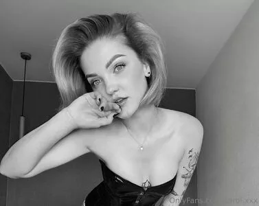 carol.xxx / carollinejane123742 nude photo #0249