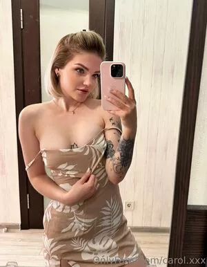 carol.xxx / carollinejane123742 nude photo #0254