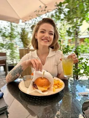 carol.xxx / carollinejane123742 nude photo #0256