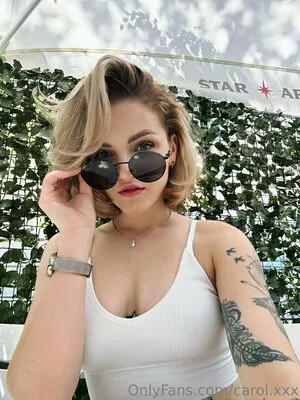 carol.xxx / carollinejane123742 nude photo #0261