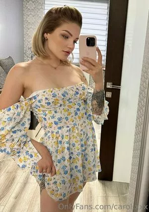 carol.xxx / carollinejane123742 nude photo #0276
