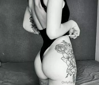 carol.xxx / carollinejane123742 nude photo #0329