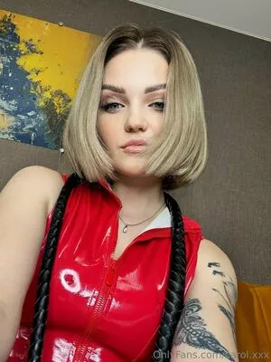 carol.xxx / carollinejane123742 nude photo #0332