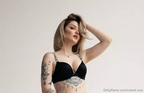 carol.xxx / carollinejane123742 nude photo #0333