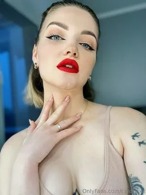 carol.xxx / carollinejane123742 nude photo #0395