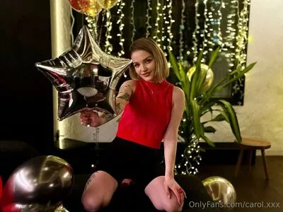 carol.xxx / carollinejane123742 nude photo #0396