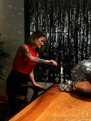 carol.xxx / carollinejane123742 nude photo #0400