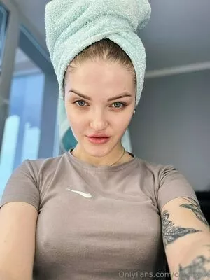 carol.xxx / carollinejane123742 nude photo #0405