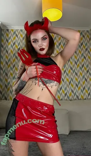 carol.xxx / carollinejane123742 nude photo #0813