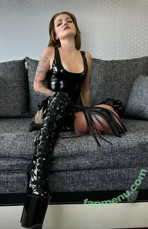 carol.xxx / carollinejane123742 nude photo #0858