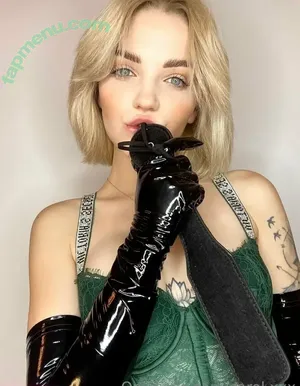 carol.xxx / carollinejane123742 nude photo #0929