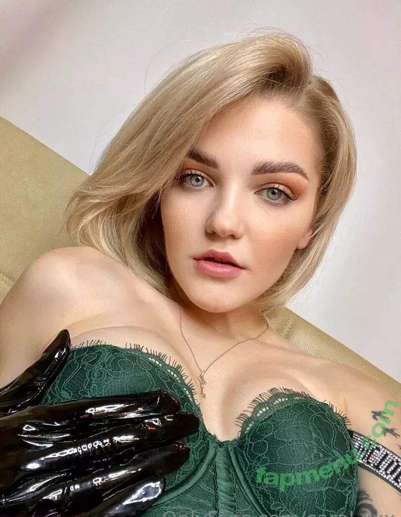 carol.xxx nude photo #0137 (carollinejane123742)