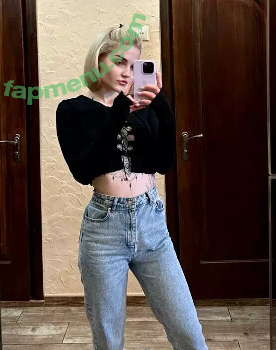 carol.xxx nude photo #0162 (carollinejane123742)