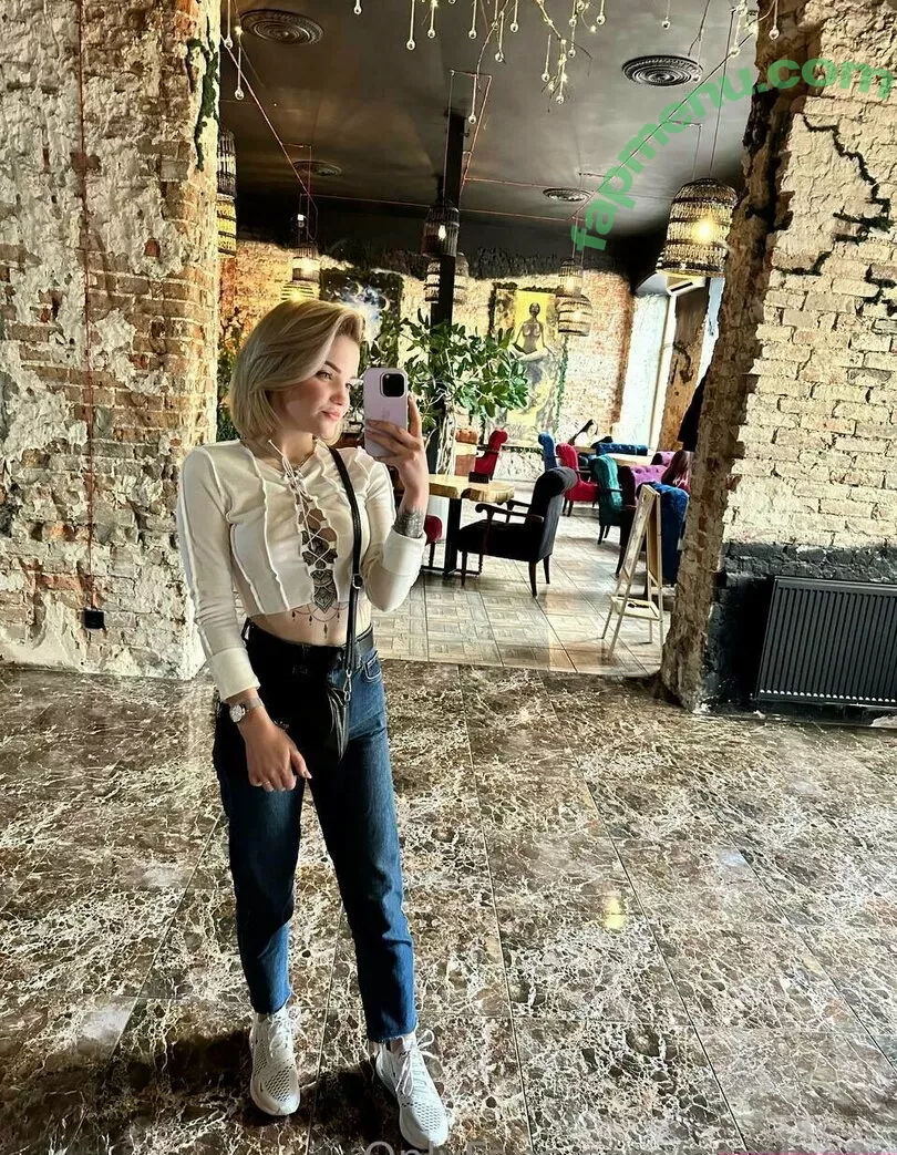 carol.xxx nude photo #0206 (carollinejane123742)