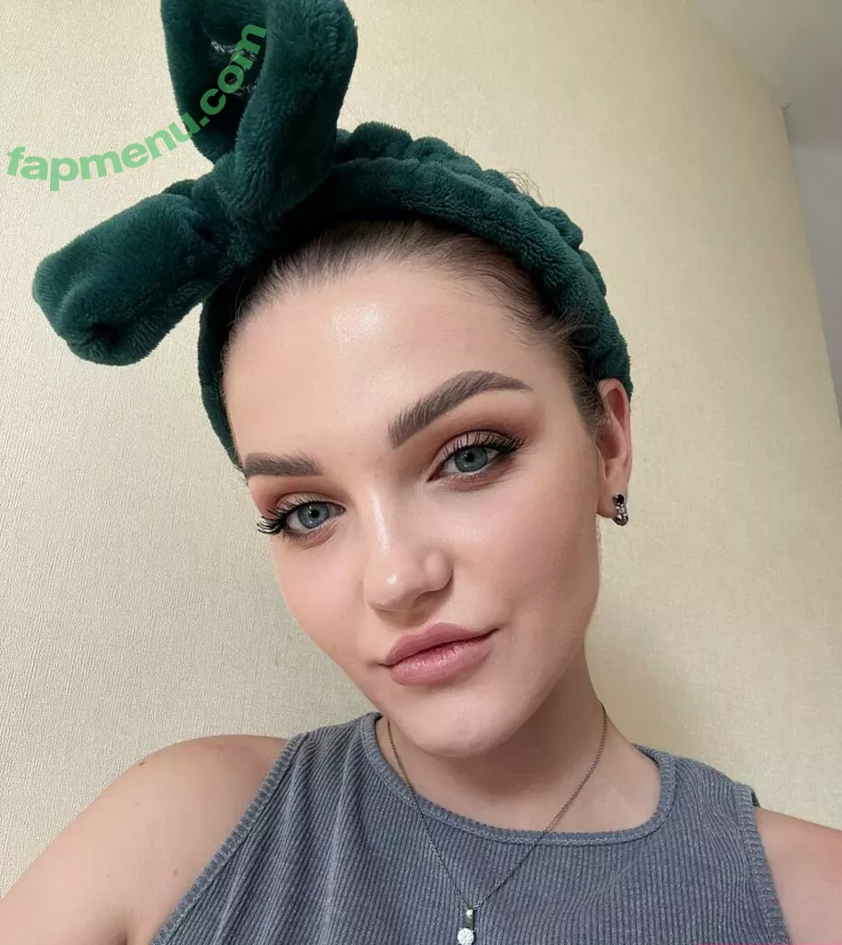 carol.xxx nude photo #0337 (carollinejane123742)