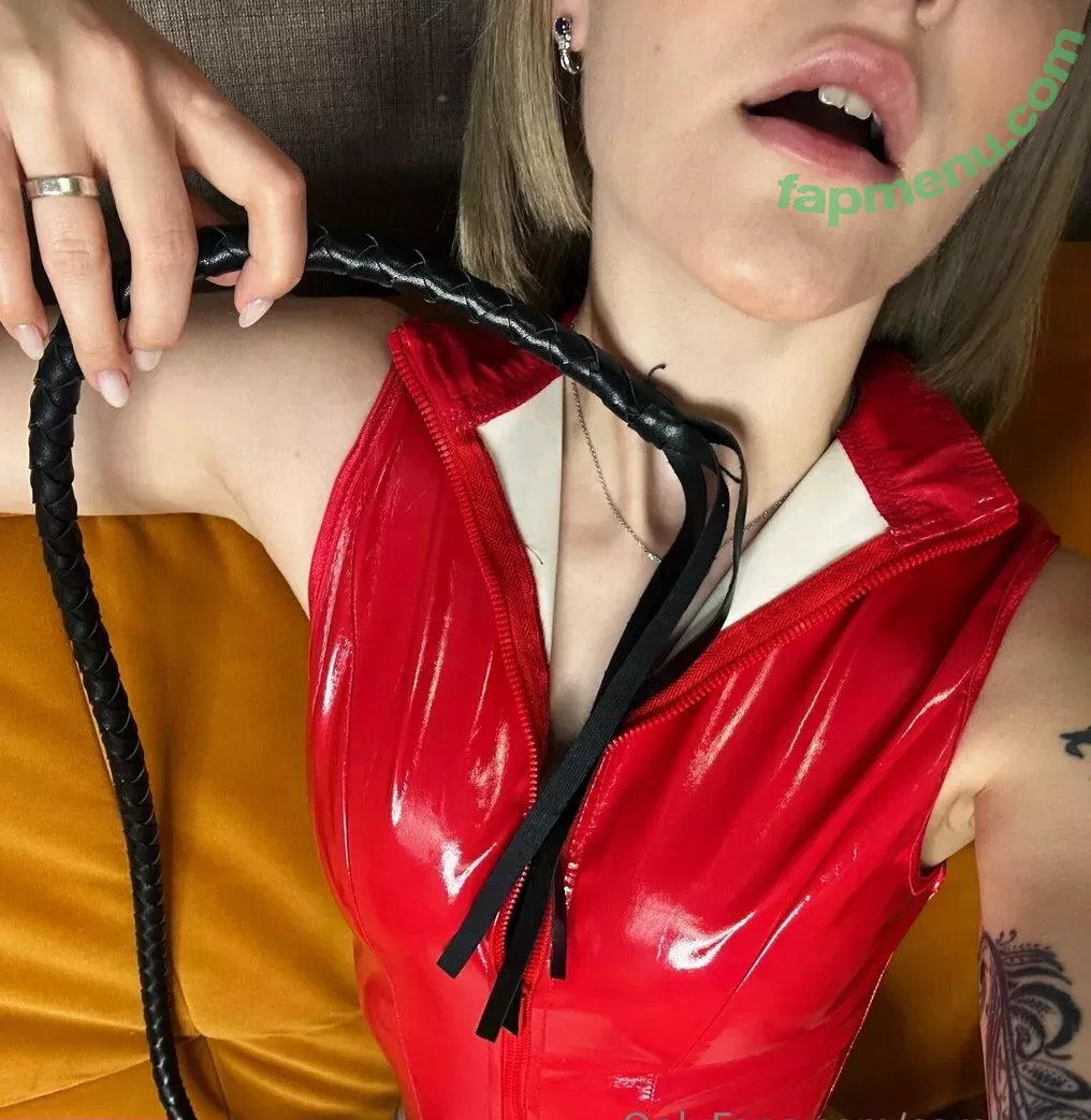 carol.xxx nude photo #0389 (carollinejane123742)