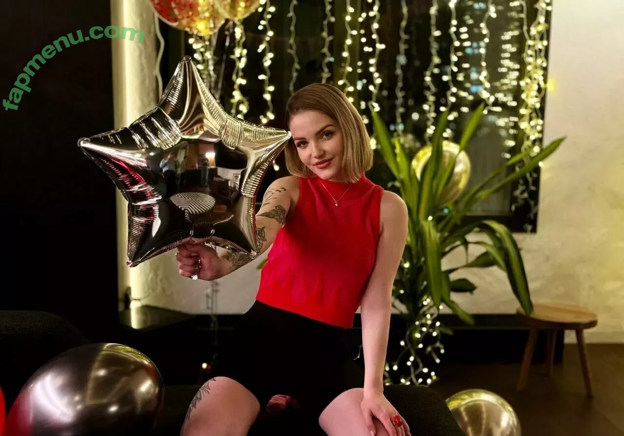 carol.xxx nude photo #0396 (carollinejane123742)