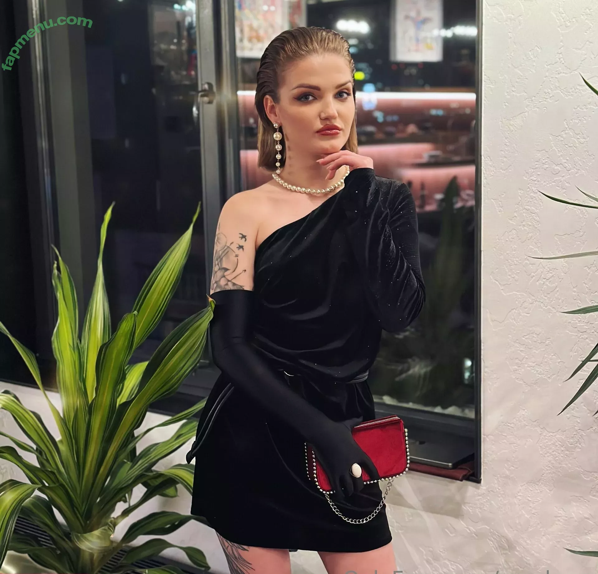 carol.xxx nude photo #0421 (carollinejane123742)