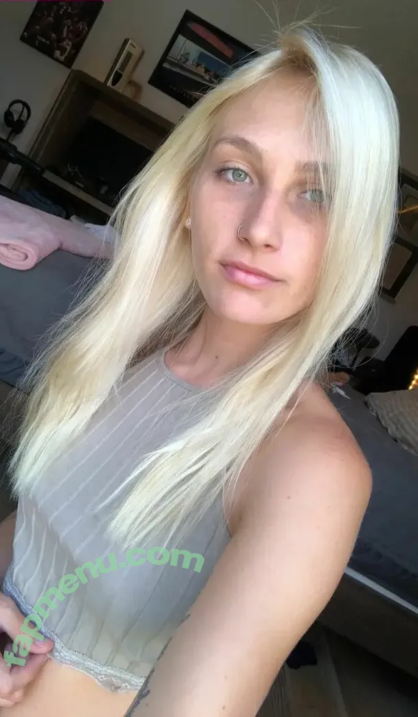 Carolann nude photo #0012 (Carolann)