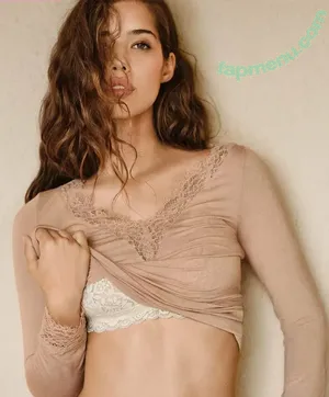 Carolina Azevedo / carolinaa_azevedo nude photo #0136