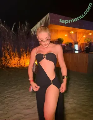 Carolina Paiva / _carolinapaivaa nude photo #0175