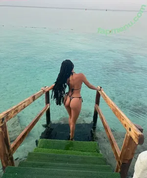 Carolina Serrano / soycaroserrano nude photo #0017