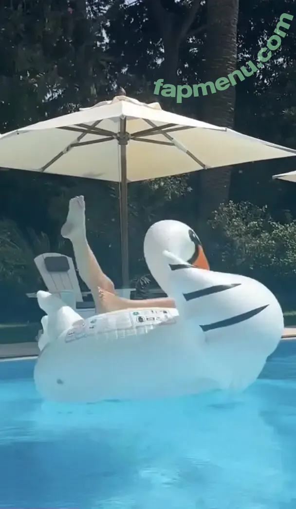 CarolinaBourbon nude photo #0047 (Princess Maria / carolinadebourbon)