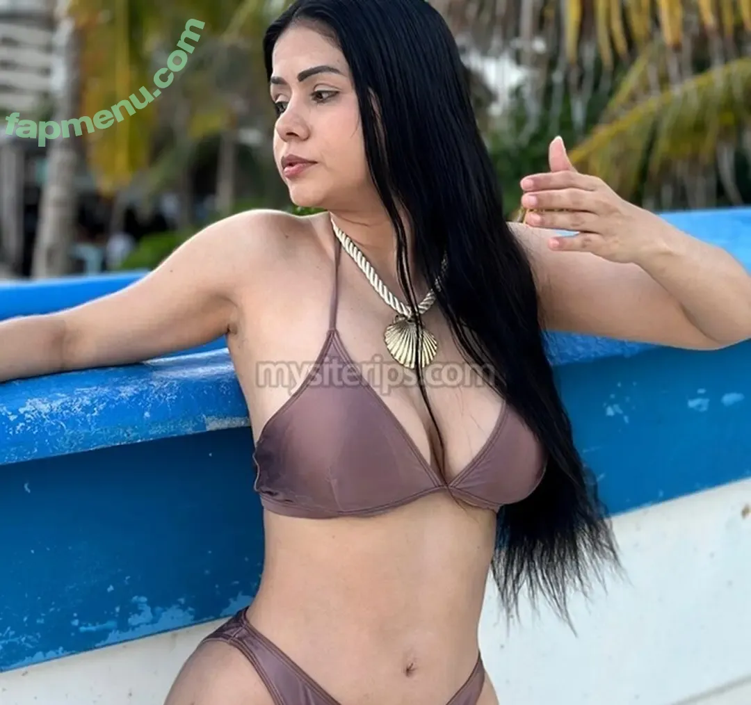 Carolinaromoof nude photo #0009 (Carolinaromoof)