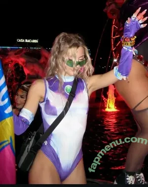 Caroline Ambrose / caroline_the_archer nude photo #0060