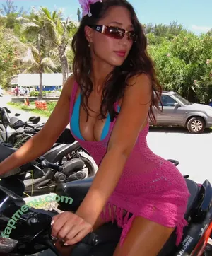 Caroline Bowers / care.eliza / carolineebowers nude photo #0063