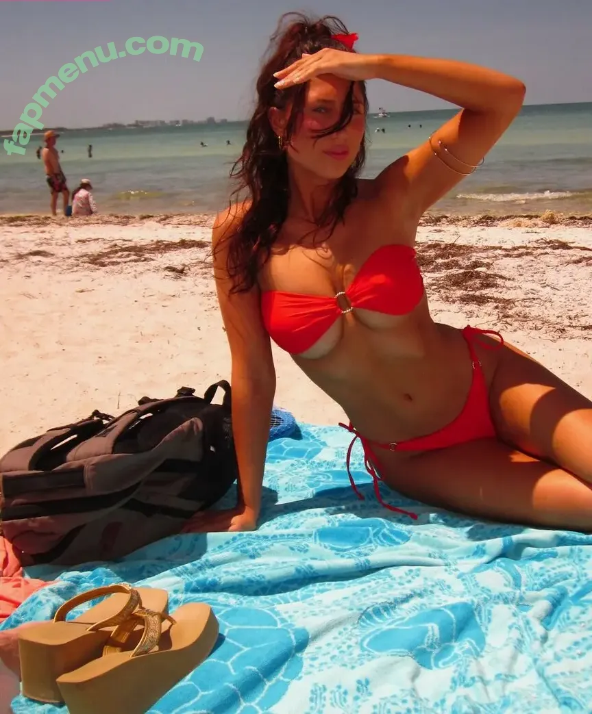 Caroline Bowers nude photo #0040 (care.eliza / carolineebowers)