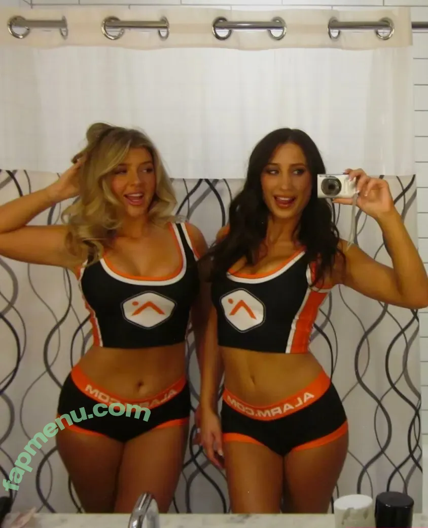 Caroline Bowers nude photo #0140 (care.eliza / carolineebowers)