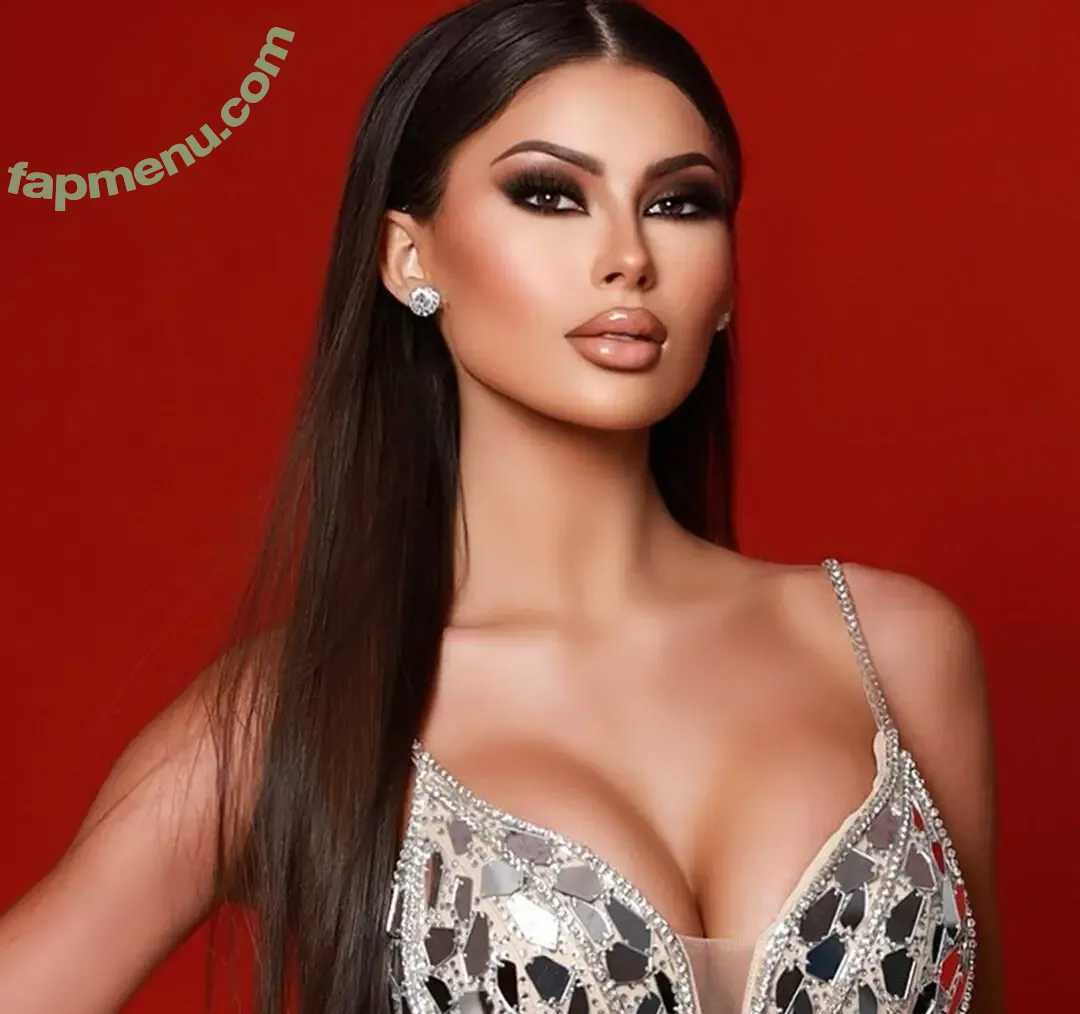 Caroline Jaquish nude photo #0069 (carolinejaquish)