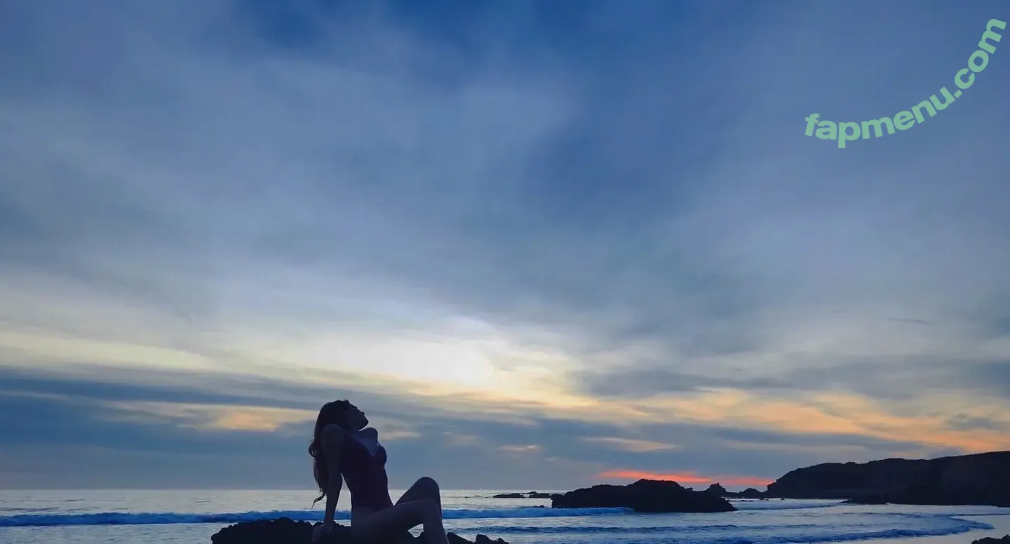 Caroline Jaquish nude photo #0071 (carolinejaquish)