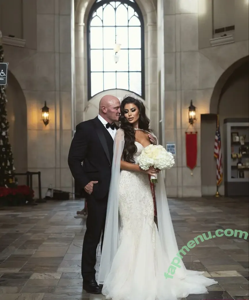 Caroline Jaquish nude photo #0081 (carolinejaquish)