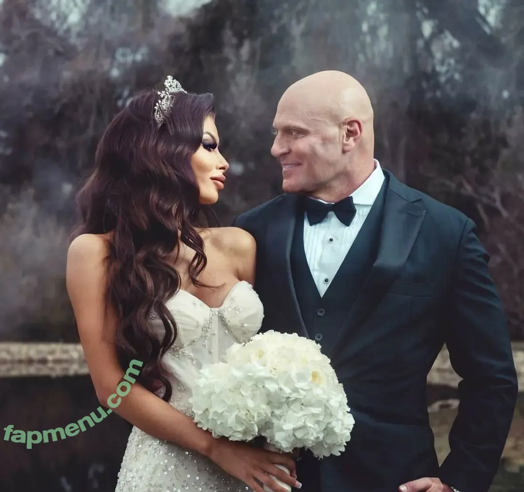 Caroline Jaquish nude photo #0082 (carolinejaquish)