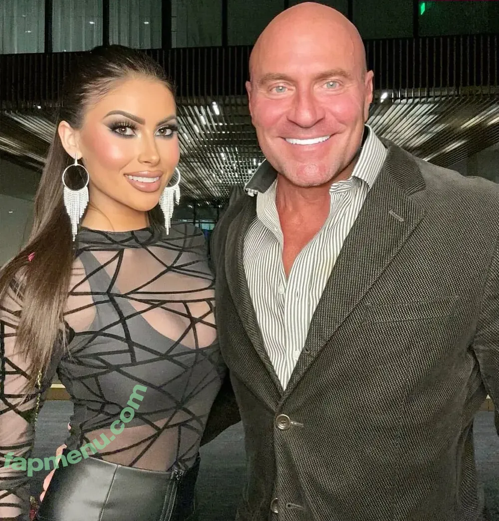 Caroline Jaquish nude photo #0083 (carolinejaquish)