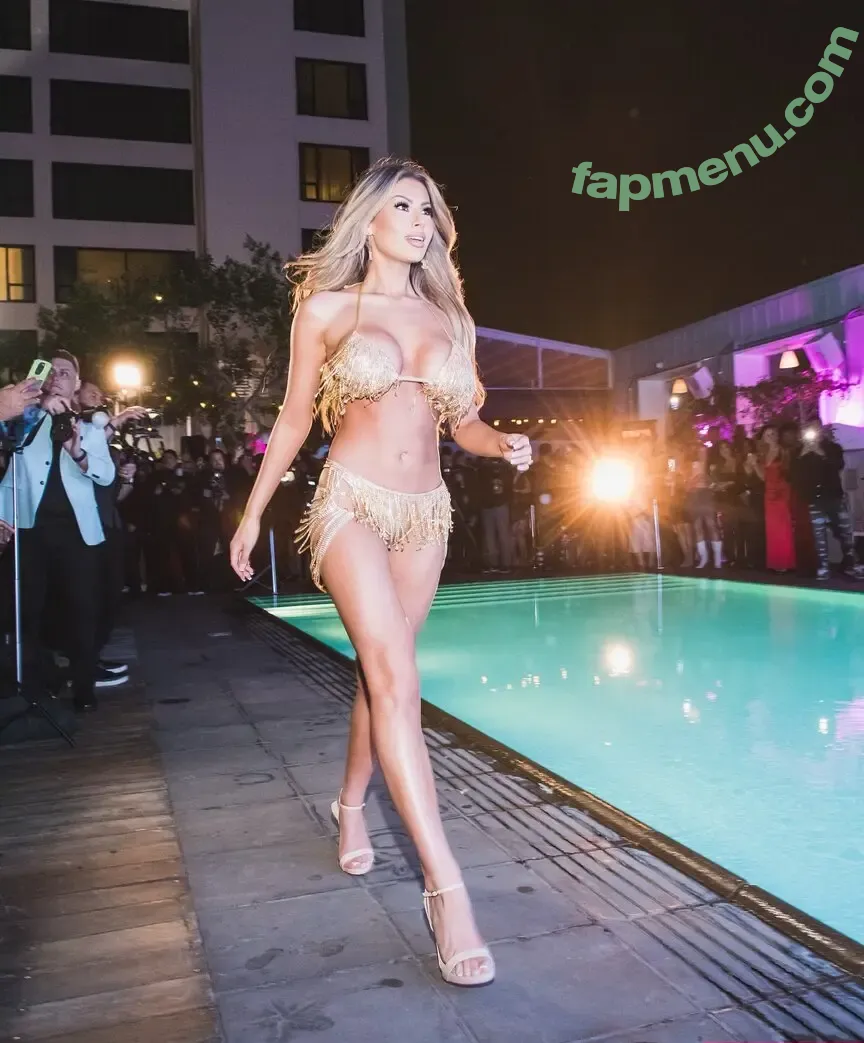 Caroline Jaquish nude photo #0102 (carolinejaquish)