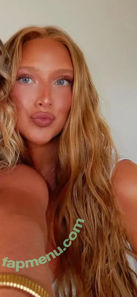 Caroline Malloy nude photo #0019 (carolinemalloy)