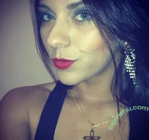 Caroline Miranda / CarolineMReal / arainhadobumbum / ela.miranda / iris_livias2 / salgadofitabc nude photo #0085