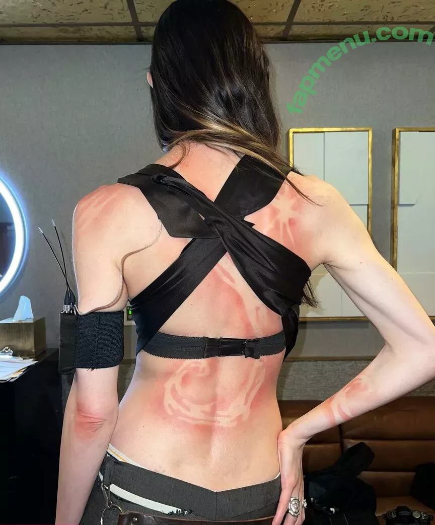 Caroline Polachek nude photo #0031 (carolineplz / fenisfun)