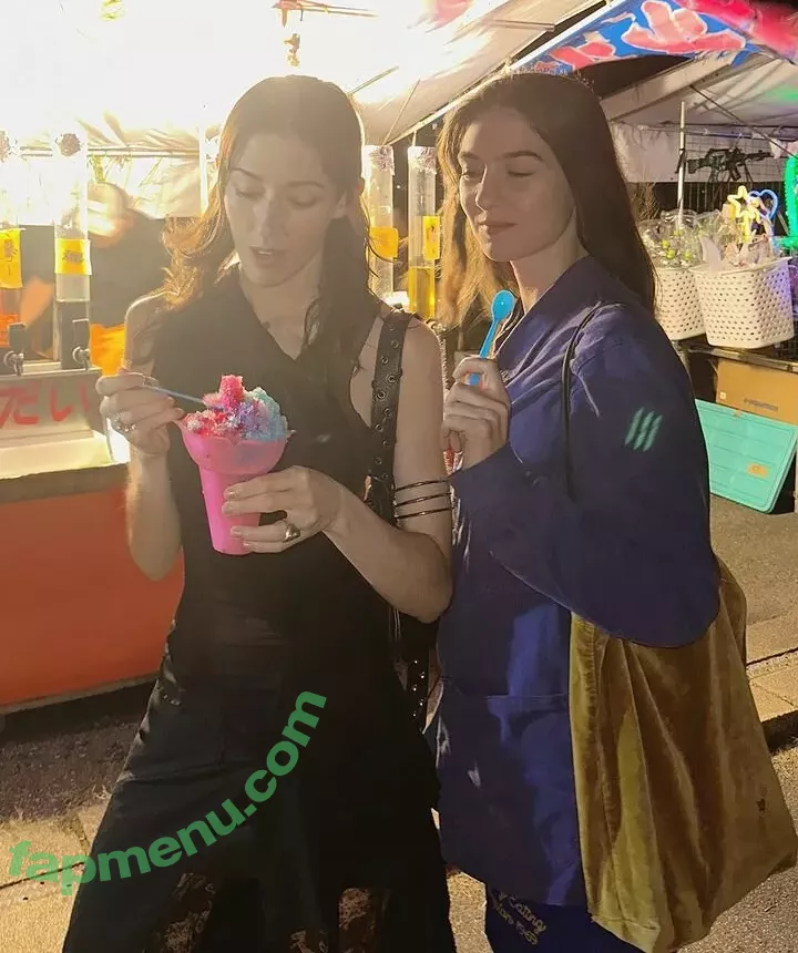 Caroline Polachek nude photo #0080 (carolineplz / fenisfun)