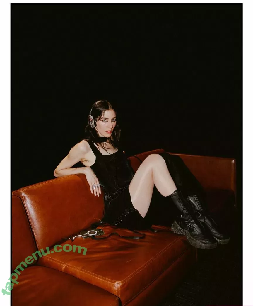 Caroline Polachek nude photo #0088 (carolineplz / fenisfun)