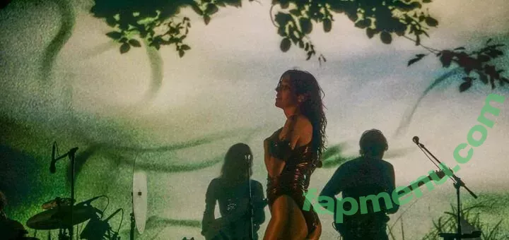 Caroline Polachek nude photo #0090 (carolineplz / fenisfun)