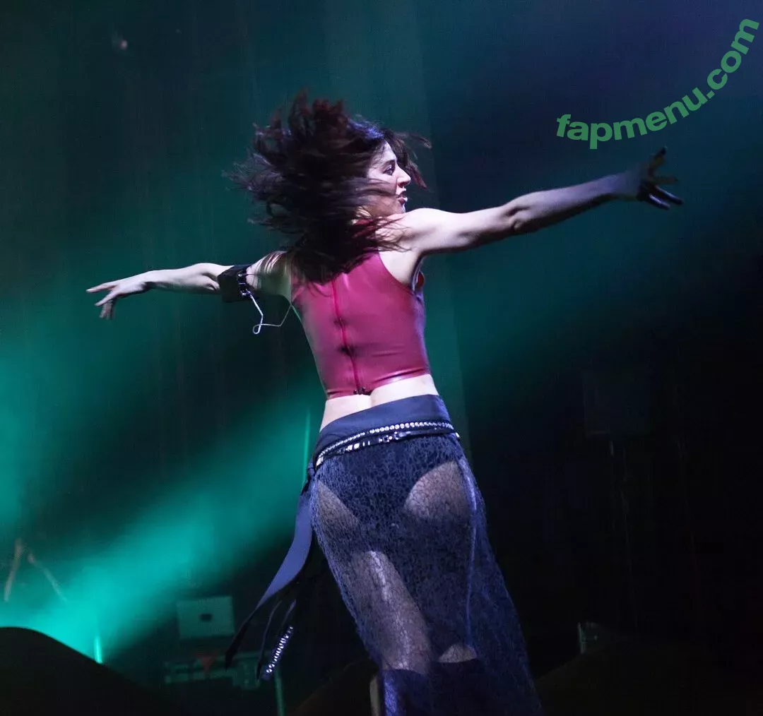 Caroline Polachek nude photo #0094 (carolineplz / fenisfun)