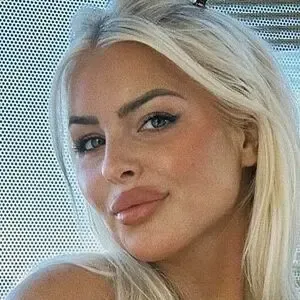 Caroline Weeks / carolineweeks_ nude photo #0041