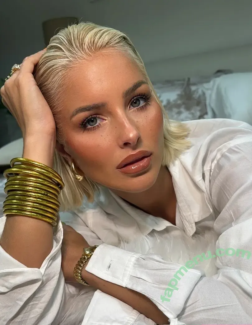 Caroline Weeks nude photo #0001 (carolineweeks_)