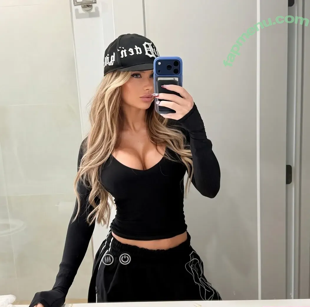 Caroline Wick nude photo #0110 (CW / carolineeewick / fitcheeks)