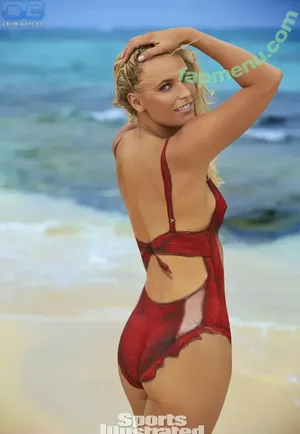 Caroline Wozniacki / CaroWozniacki nude photo #0332