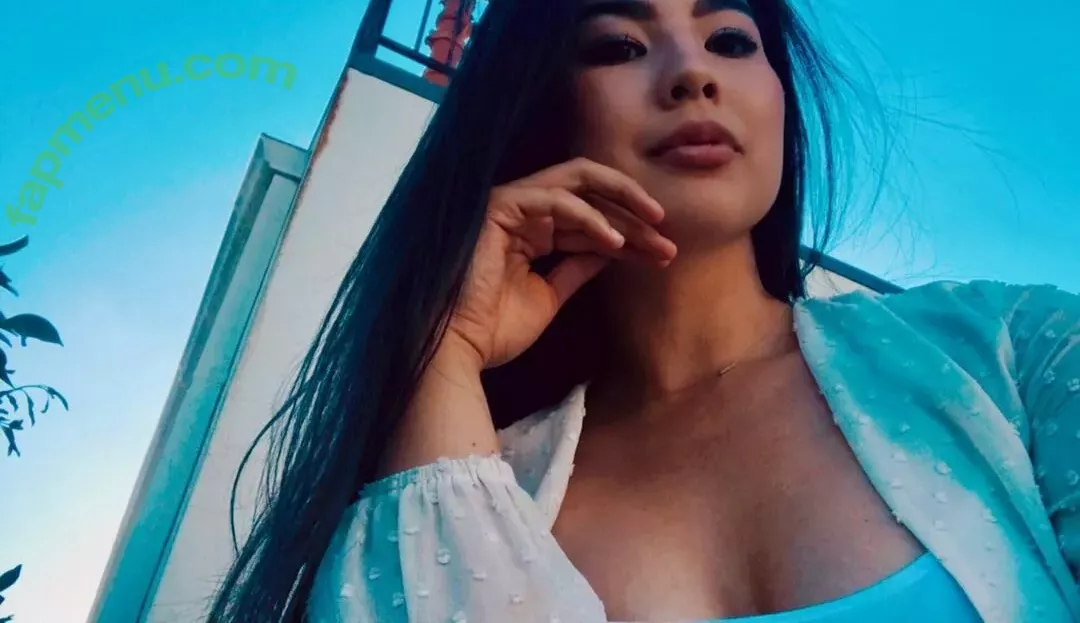 CarolineKwan nude photo #0011 (carolinekwann)